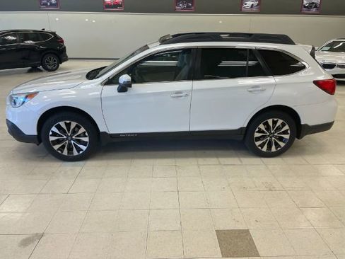Used 2017 Subaru Outback 2.5i Limited AWD/4WD image 4