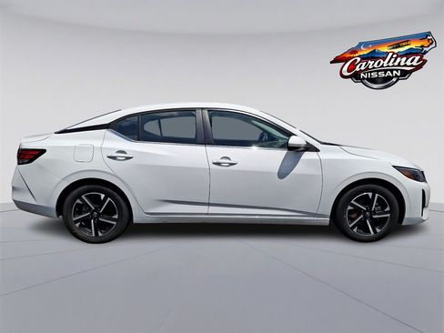 Used 2024 Nissan Sentra SV FWD image 7