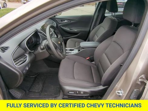 Used 2025 Chevrolet Malibu LT FWD image 21