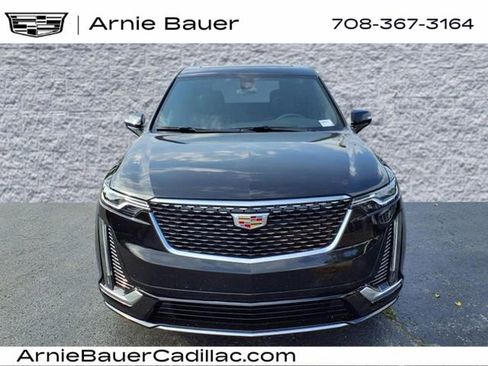 New 2025 Cadillac XT6 Luxury image 11
