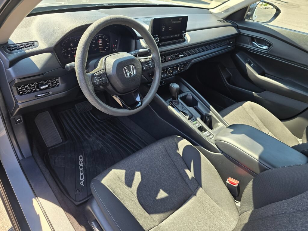 Used 2025 Honda Accord SE image 2