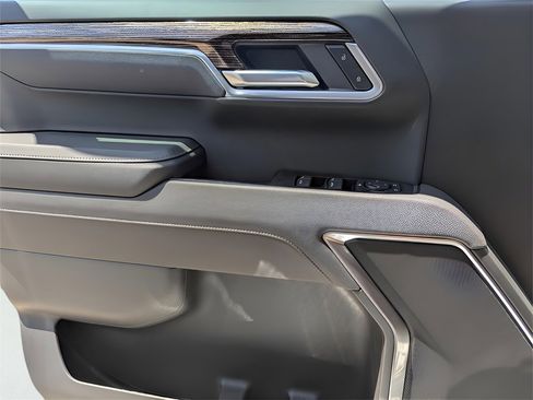 New 2026 GMC Sierra 1500 Elevation image 11
