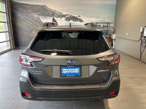 Used 2025 Subaru Outback Premium AWD/4WD image 28
