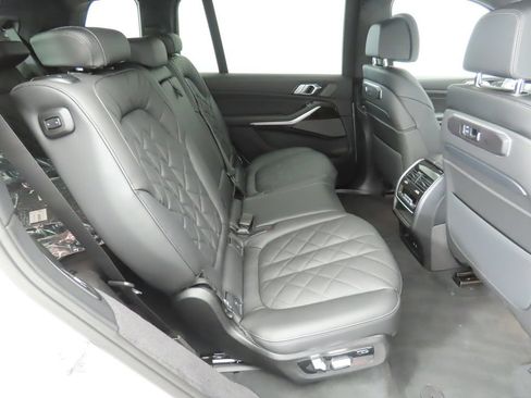 Used 2026 BMW X7 xDrive40i AWD/4WD image 23