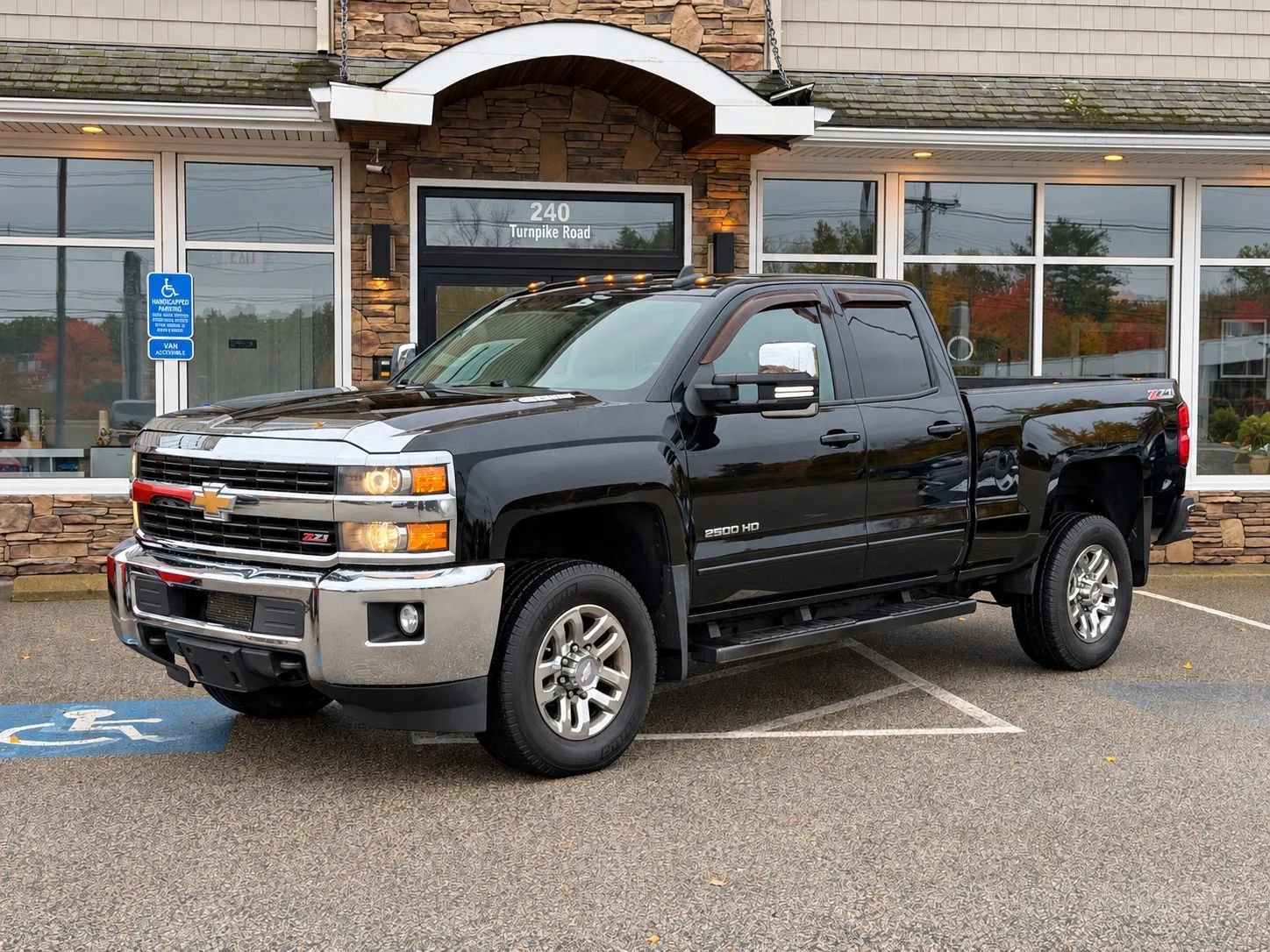 Used 2016 Chevrolet Silverado 2500 LT AWD/4WD image 3