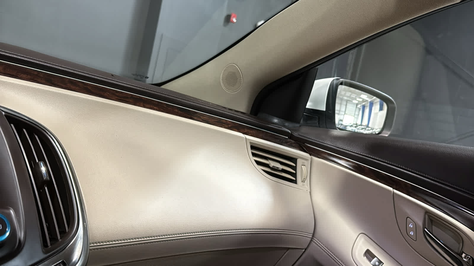 Used 2015 Buick LaCrosse Leather FWD image 18