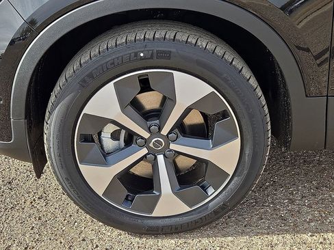 New 2026 Volvo XC40 B4 Plus w/ Protection Package Premier image 10