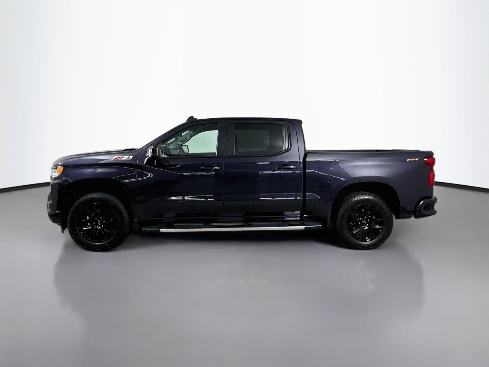 Used 2022 Chevrolet Silverado 1500 RST AWD/4WD image 2