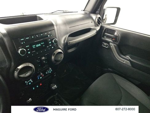 Used 2015 Jeep Wrangler Unlimited Sport w/ Quick Order Package 24S AWD/4WD image 27