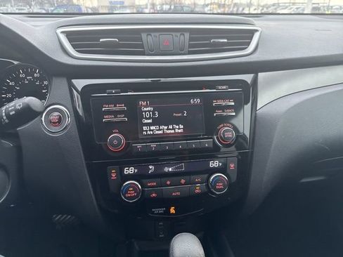 Used 2015 Nissan Rogue SV image 20
