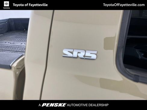 Used 2020 Toyota Tundra SR5 w/ SR5 Upgrade Package AWD/4WD image 22
