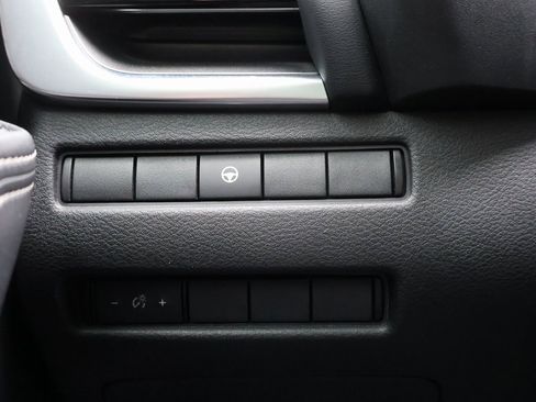 Used 2021 Nissan Rogue SV image 31