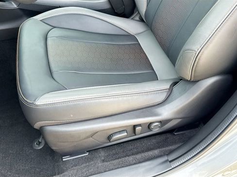 Used 2025 Subaru Crosstrek 2.5i Limited w/ Crosstrek Mirror Package image 27