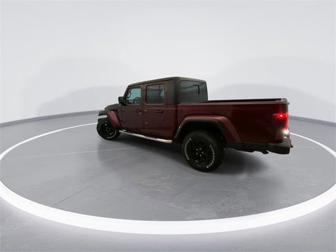 Used 2021 Jeep Gladiator Willys image 2