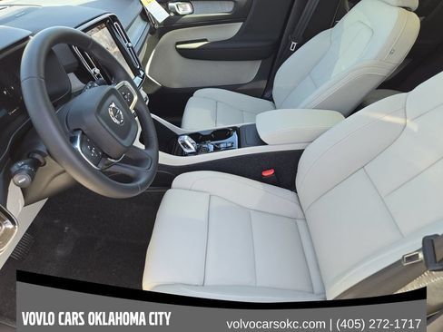 Used 2026 Volvo XC40 B5 Ultra w/ Protection Package Premier AWD/4WD image 13