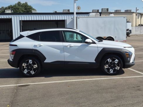 Used 2025 Hyundai Kona SEL FWD image 4