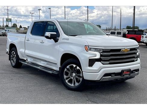 Used 2024 Chevrolet Silverado 1500 High Country AWD/4WD image 2