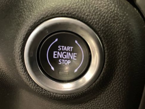 Used 2019 Chevrolet Silverado 1500 High Country image 18