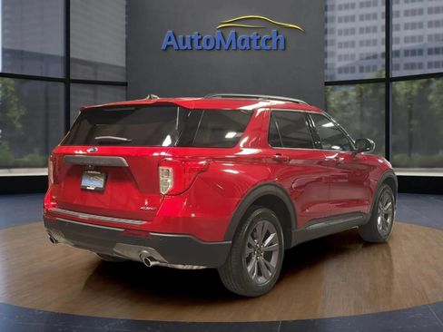 Used 2024 Ford Explorer XLT w/ Equipment Group 202A AWD/4WD image 11