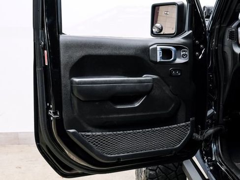 Used 2022 Jeep Gladiator Rubicon w/ Cold Weather Group image 82