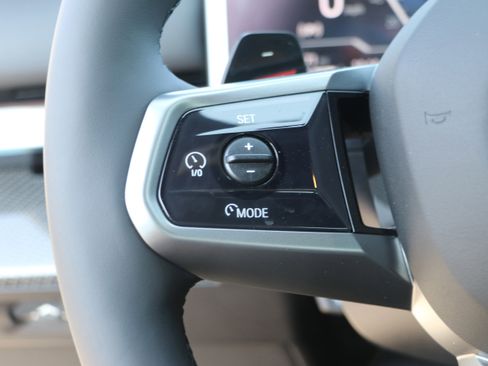 New 2026 BMW 550e xDrive image 18