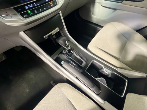 Used 2013 Honda Accord LX image 25