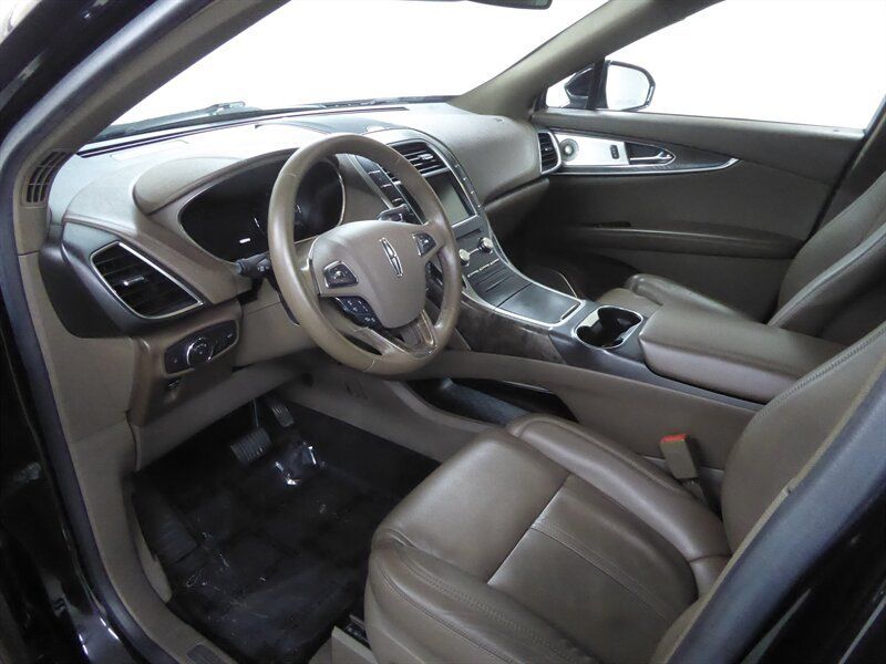 Used 2016 Lincoln MKX Reserve w/ Luxury Package AWD/4WD image 17