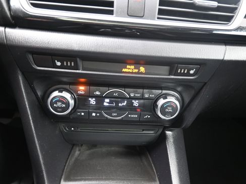 Used 2015 MAZDA MAZDA3 i Grand Touring image 11