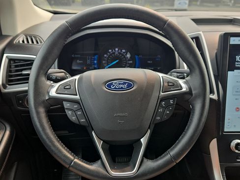 Certified 2024 Ford Edge SEL w/ Convenience Package AWD/4WD image 12