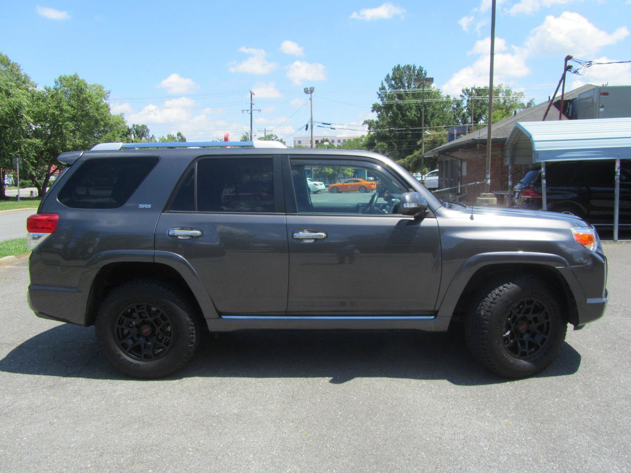 Used 2011 Toyota 4Runner SR5 AWD/4WD image 10