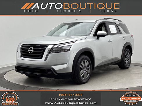 Used 2025 Nissan Pathfinder SV FWD image 1