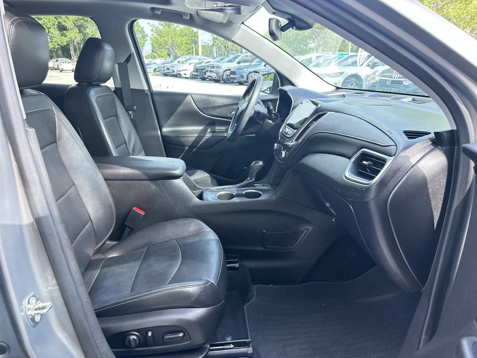 Used 2018 Chevrolet Equinox Premier FWD image 17