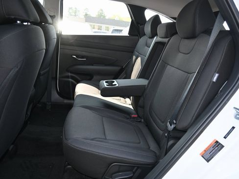 Used 2025 Hyundai Tucson SE image 12