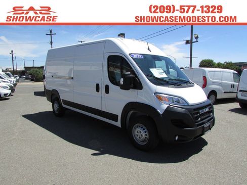 Used 2025 RAM ProMaster 2500 w/ Convenience Group image 1