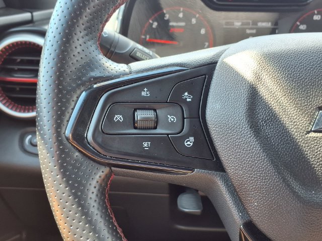 Used 2024 Chevrolet Trax RS FWD image 12