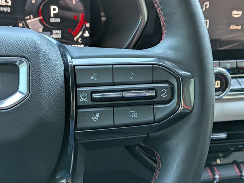 Used 2025 GMC Canyon AT4 w/ AT4X Package AWD/4WD image 16