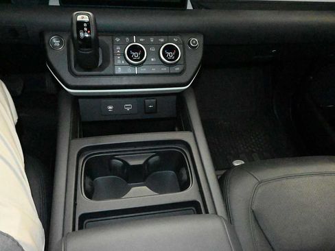 Used 2023 Land Rover Defender 110 SE AWD/4WD image 26