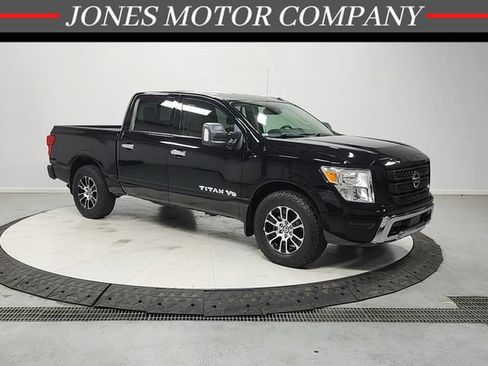 Used 2020 Nissan Titan SV w/ SV Convenience Package RWD image 1