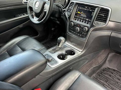 Used 2018 Jeep Grand Cherokee Limited image 14