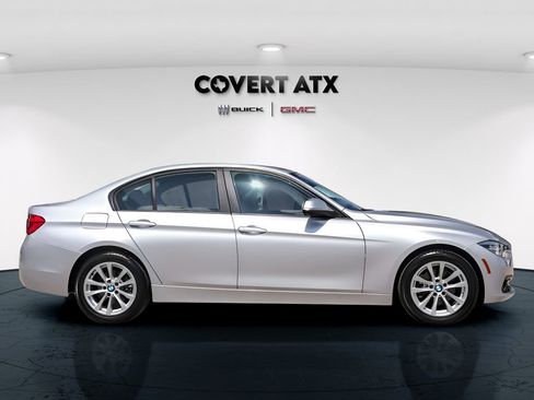 Used 2018 BMW 320i xDrive Sedan AWD/4WD image 8