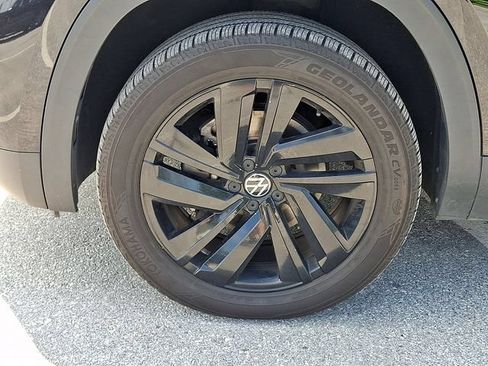 Used 2023 Volkswagen Atlas Cross Sport SE AWD/4WD image 36