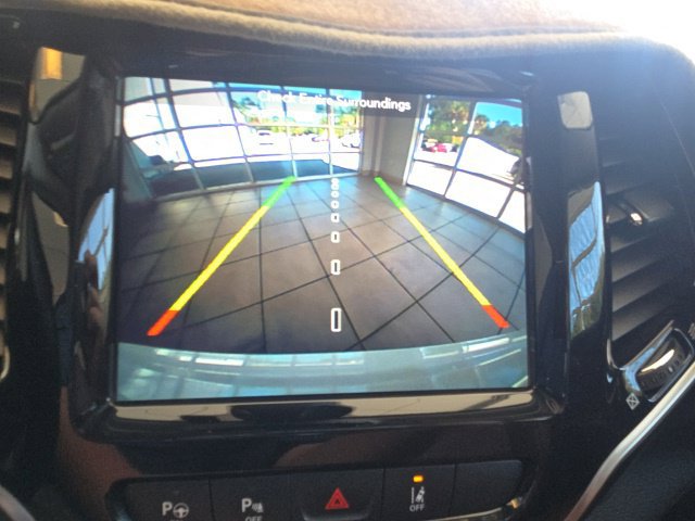 Used 2019 Jeep Cherokee Overland w/ Technology Group FWD image 23