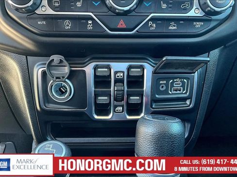 Used 2021 Jeep Gladiator Sport AWD/4WD image 17