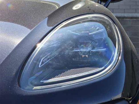 New 2025 Porsche Macan image 39
