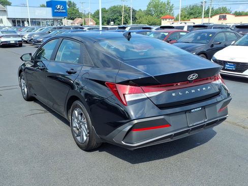 Certified 2024 Hyundai Elantra SEL FWD image 8