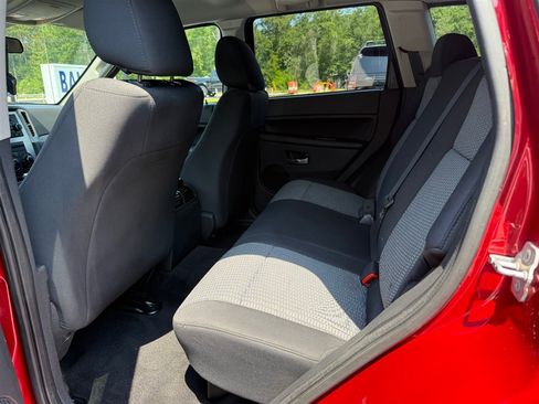 Used 2010 Jeep Grand Cherokee Laredo RWD image 13