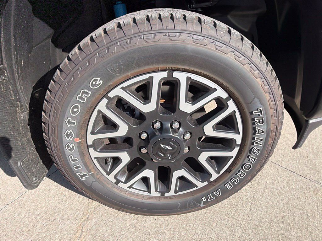 Used 2025 RAM 2500 Limited AWD/4WD image 25