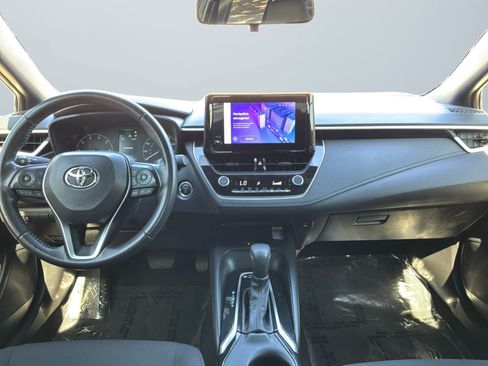 Used 2024 Toyota Corolla SE w/ SE Package FWD image 10