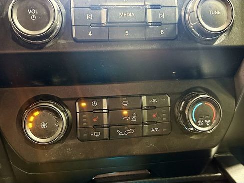 Used 2019 Ford F150 XLT w/ Equipment Group 302A Luxury AWD/4WD image 17