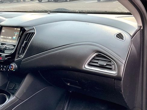 Used 2017 Chevrolet Cruze Premier image 16
